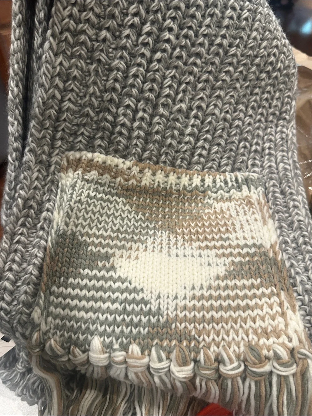 Anthropologie Chunky Knit Long Fringe Scarf in Beige greyCream with pockets NWT